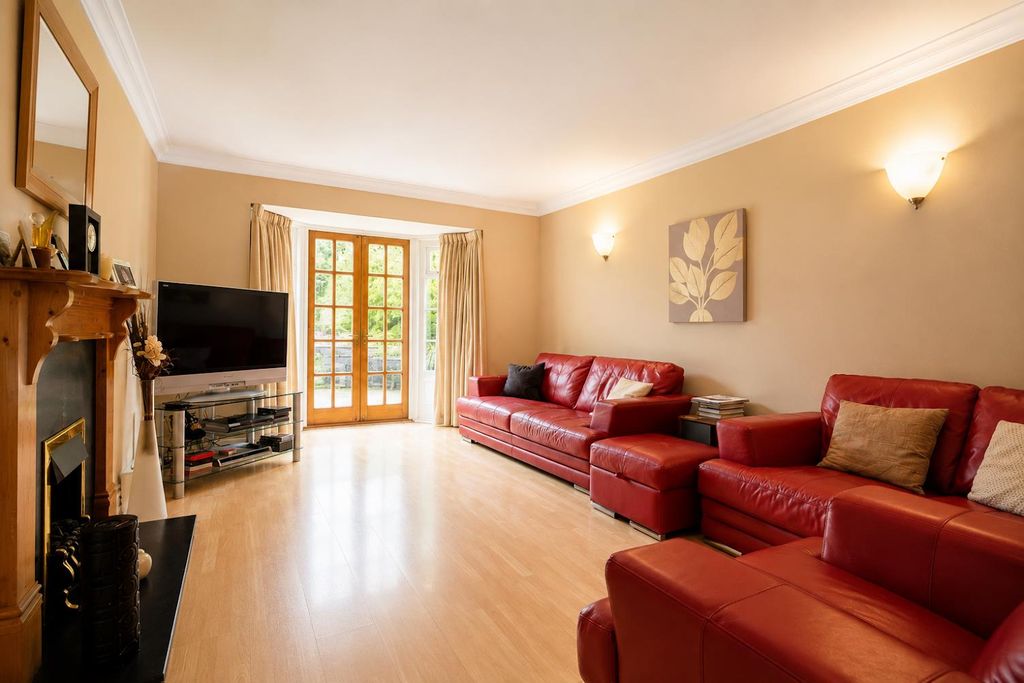 Property photo 2 of 21 File_00000000d96071F4B4c0Eba632149686.Png