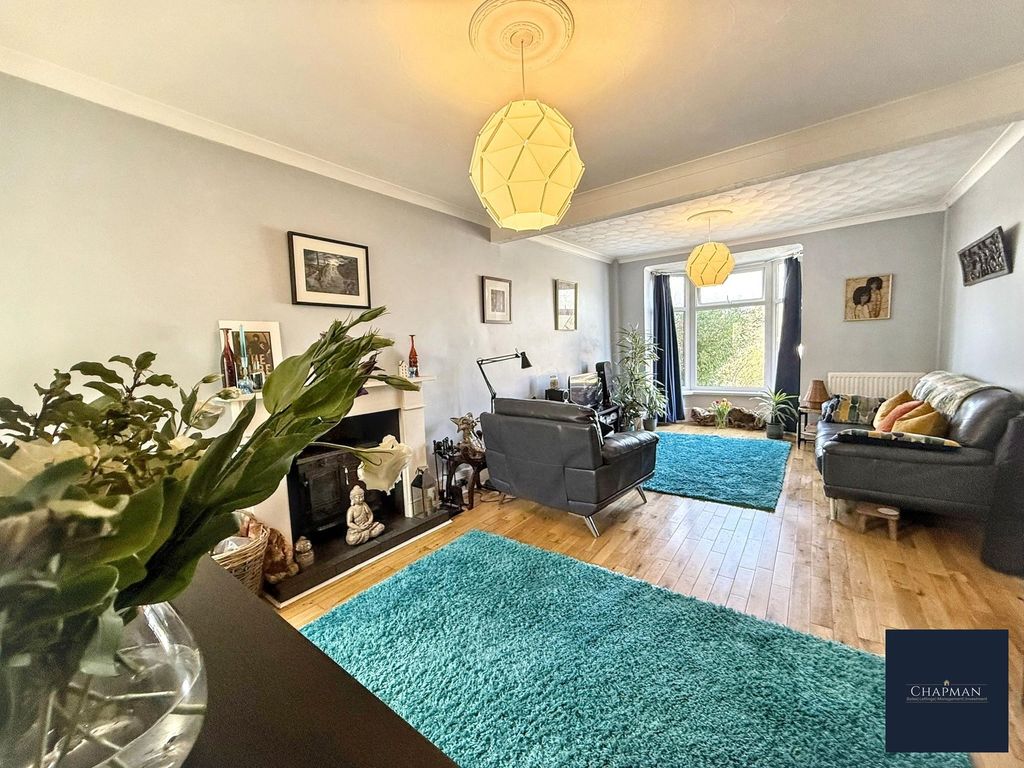 Property photo 2 of 27