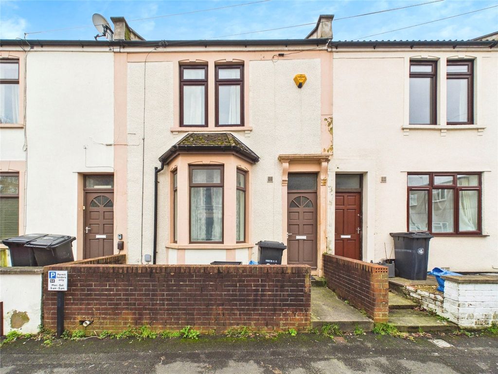 Property photo 2 of 13 Picture No. 19