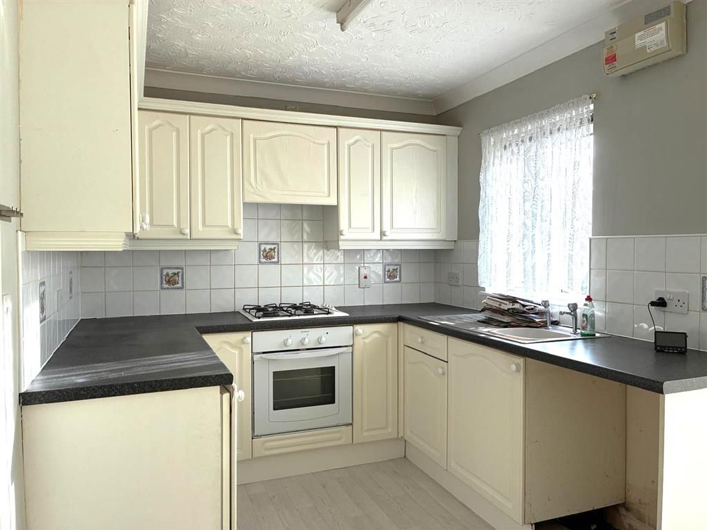 Property photo 2 of 7 Kitchen