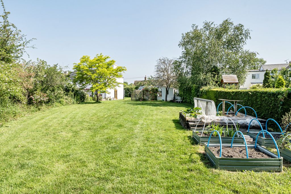 Property photo 3 of 21