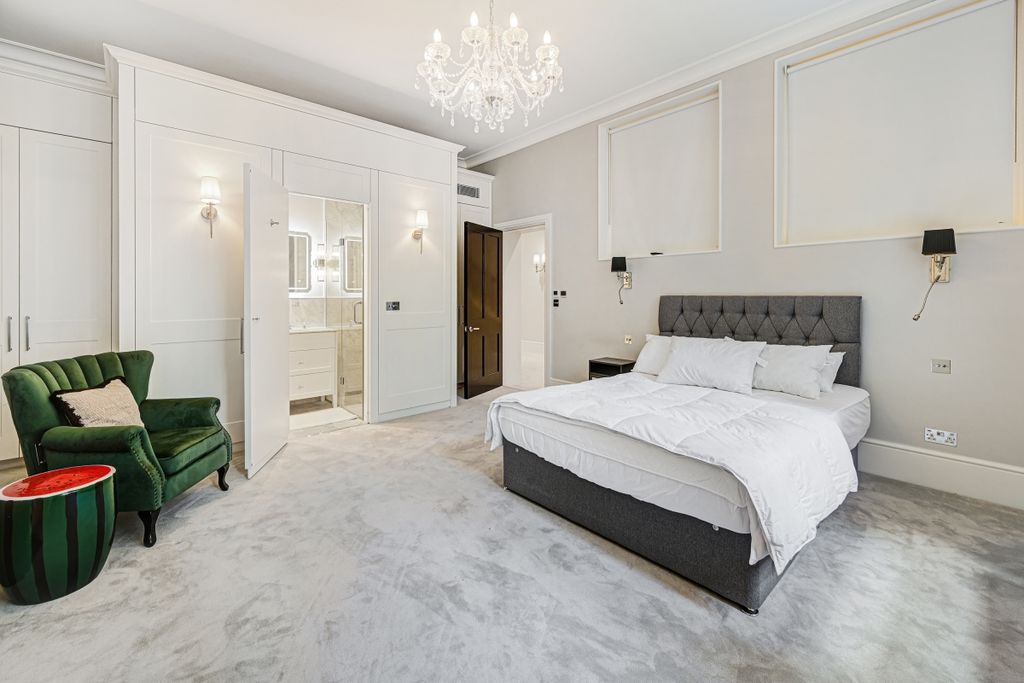 Property photo 3 of 18 Basement Flat 5 C...