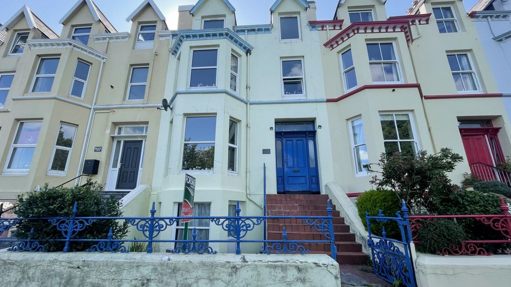 Property photo 1 of 7