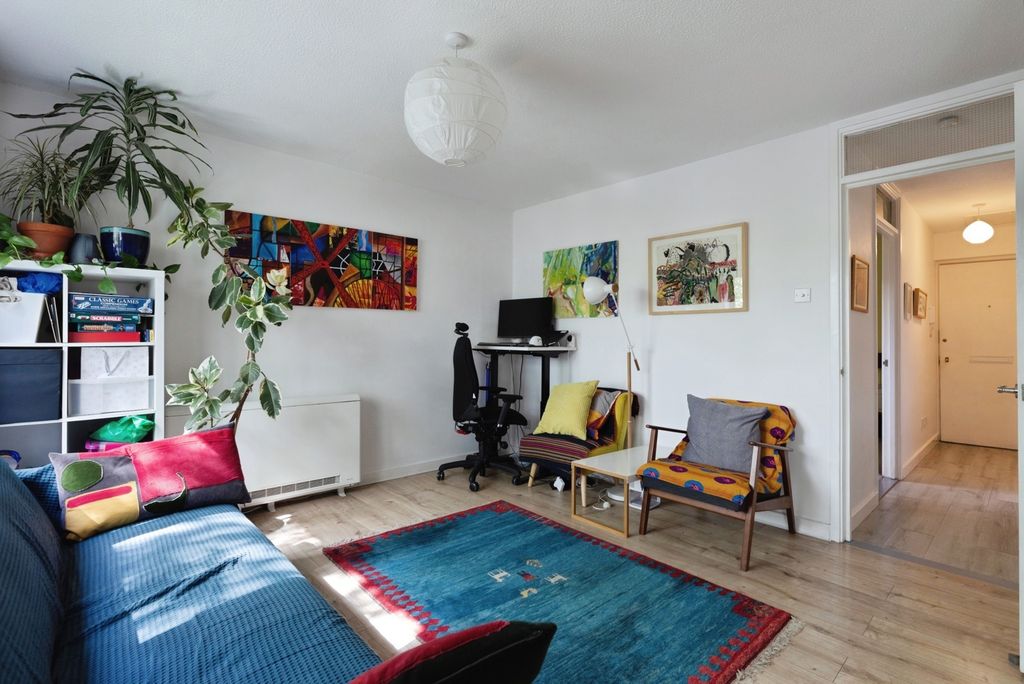 Property photo 2 of 19 Pbox-Img.Jpg