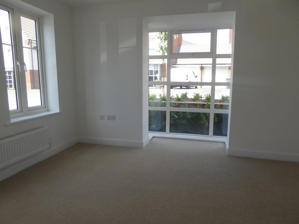 Property photo 2 of 11 129826_T_Addresses_66118.Jpg