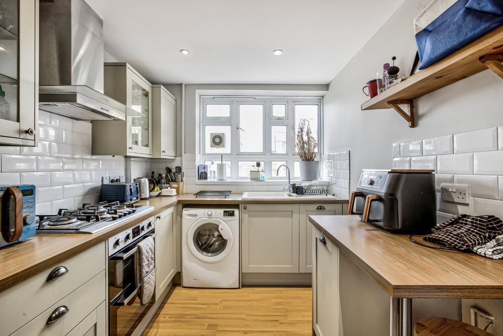 Property photo 2 of 29 Picture No. 08