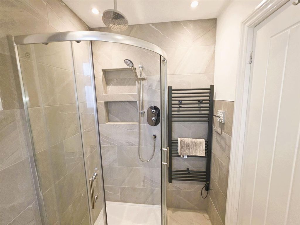 Property photo 3 of 6 Bathroom