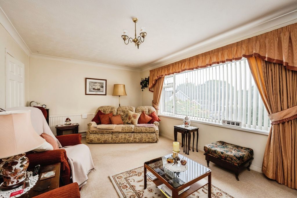 Property photo 2 of 20 Pbox-Img.Jpg
