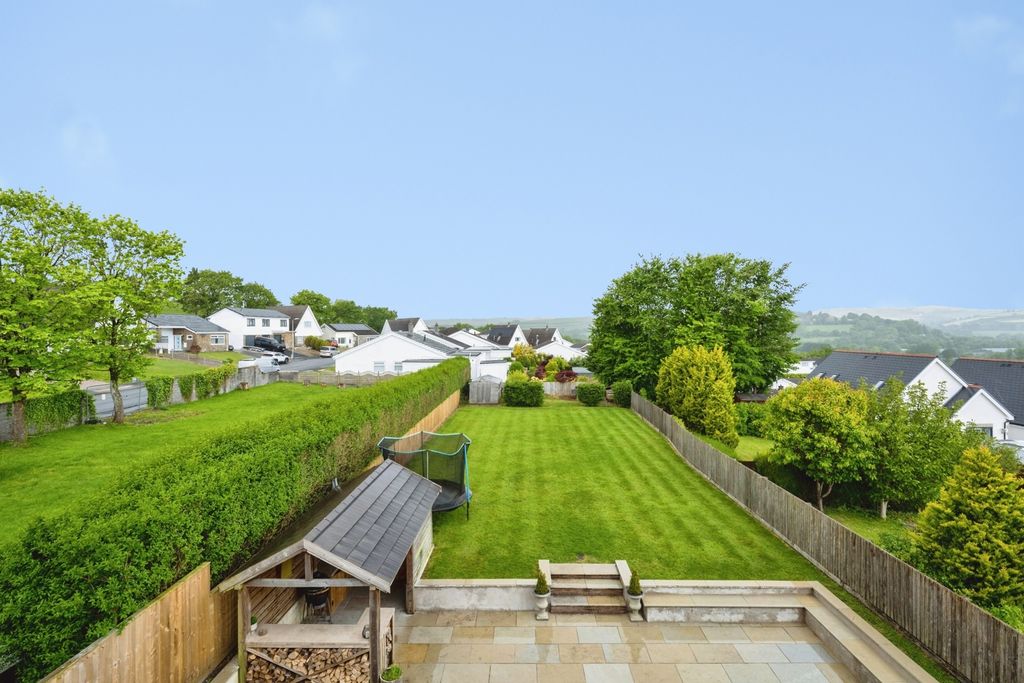 Property photo 3 of 39 Pbox-Img.Jpg
