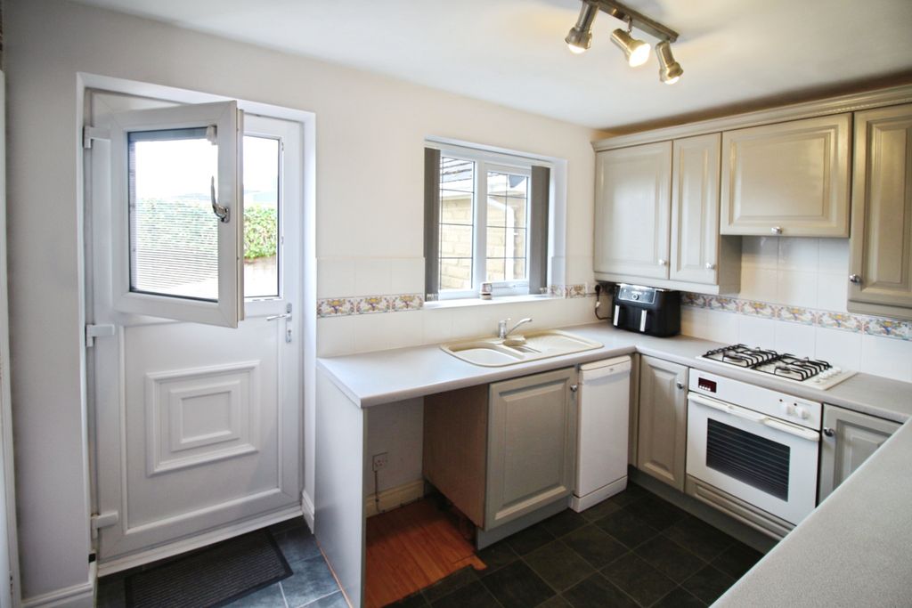 Property photo 2 of 24 Kitchen