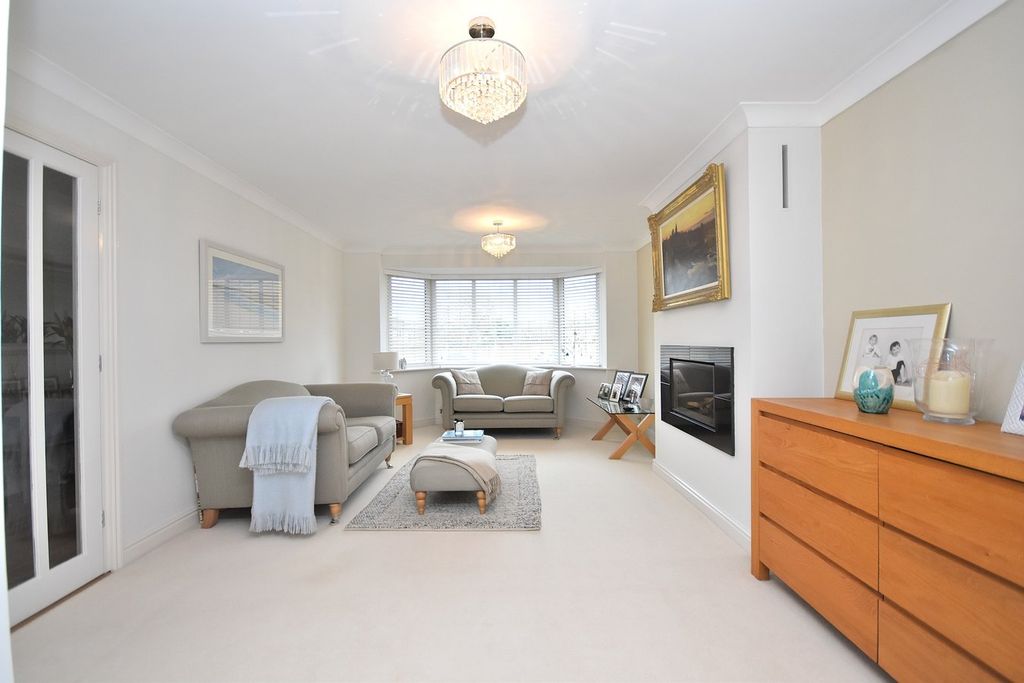 Property photo 3 of 25