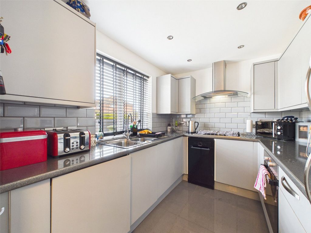 Property photo 2 of 12 Picture No. 10