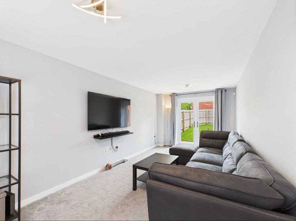 Property photo 2 of 37