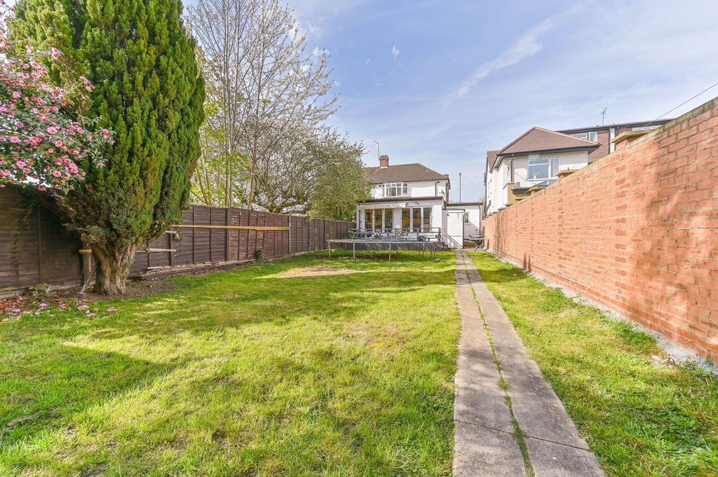 Property photo 2 of 11