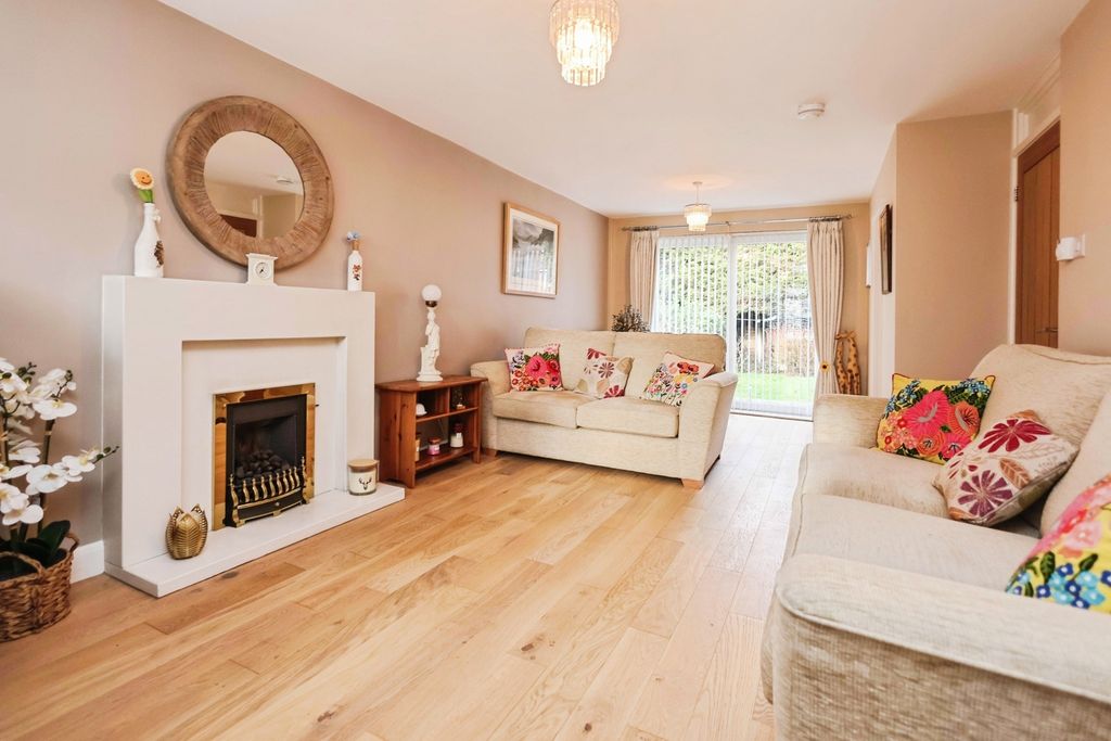 Property photo 3 of 19 Pbox-Img.Jpg