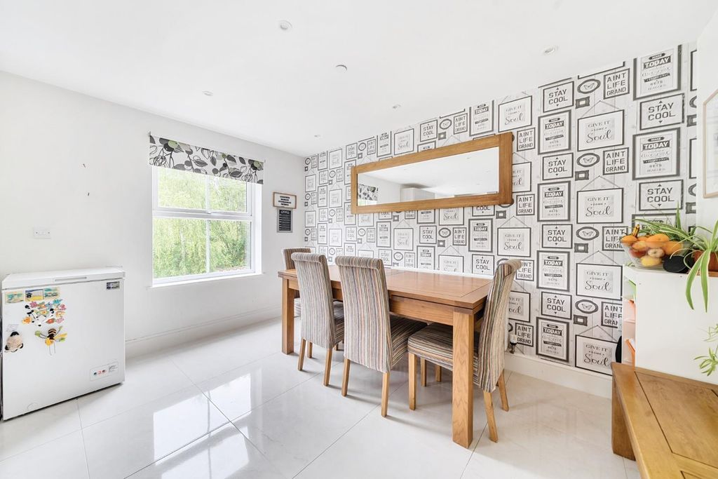 Property photo 3 of 21 1291268-10-68265488cd246-Arw-1c.Jpg