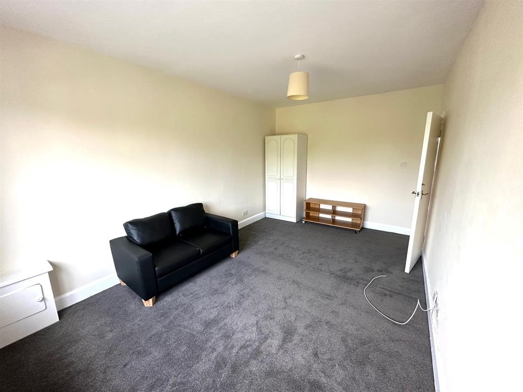 Property photo 3 of 11 4.Jpg