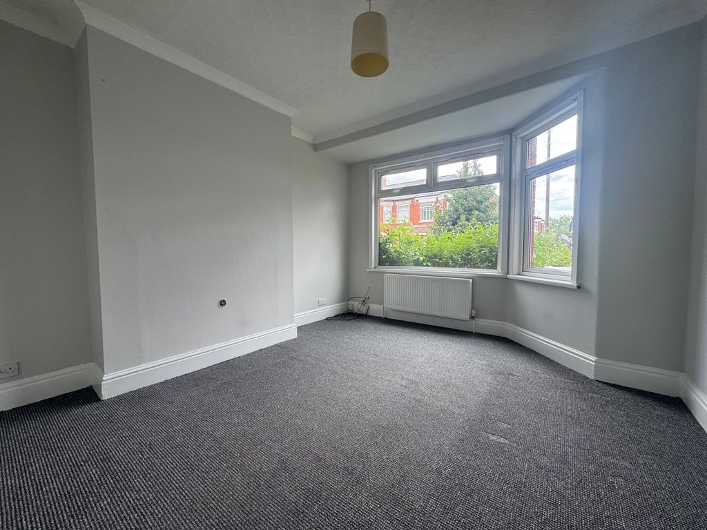 Property photo 2 of 8 Picture No. 27