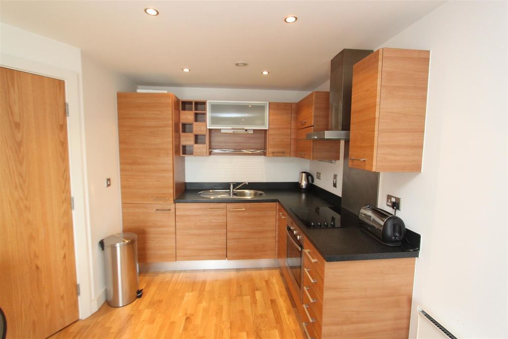 Property photo 3 of 6 Kitchen.Jpg