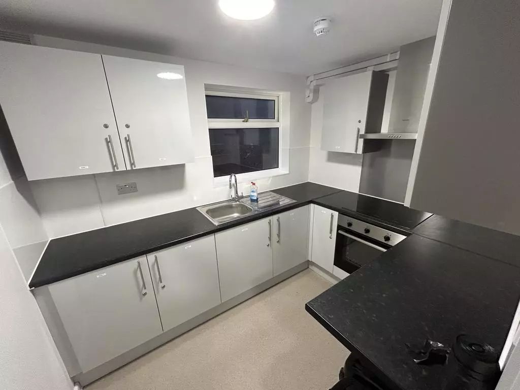 Property photo 1 of 7 Photo 6