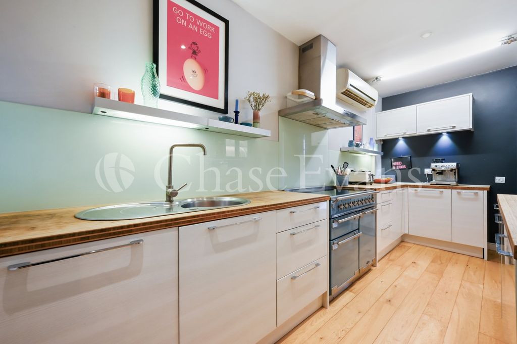 Property photo 2 of 14 Kitchen