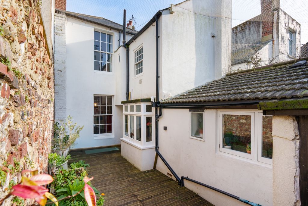 Property photo 2 of 24 3905324