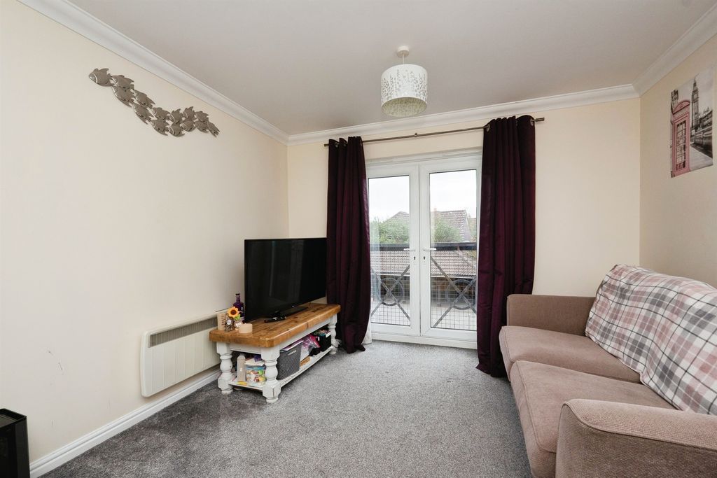 Property photo 2 of 11