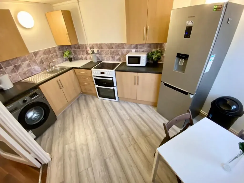 Property photo 3 of 6