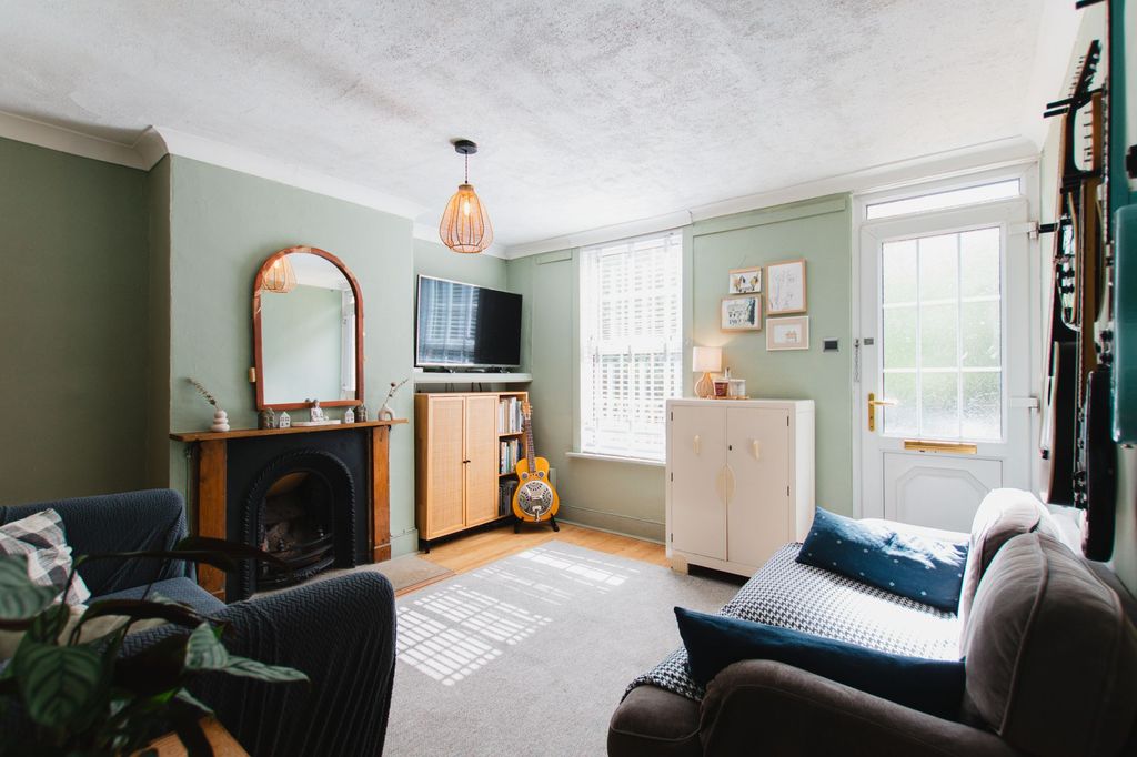 Property photo 2 of 16