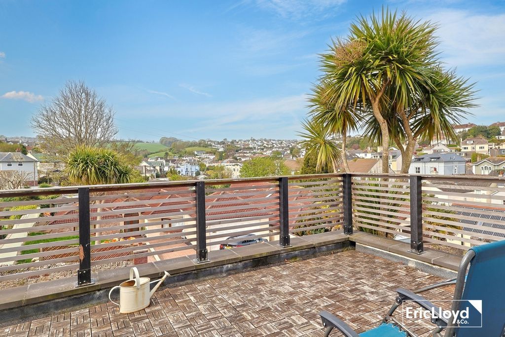 Property photo 2 of 34 Photo 5