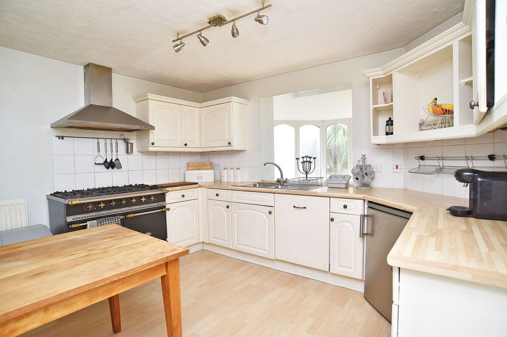 Property photo 3 of 22