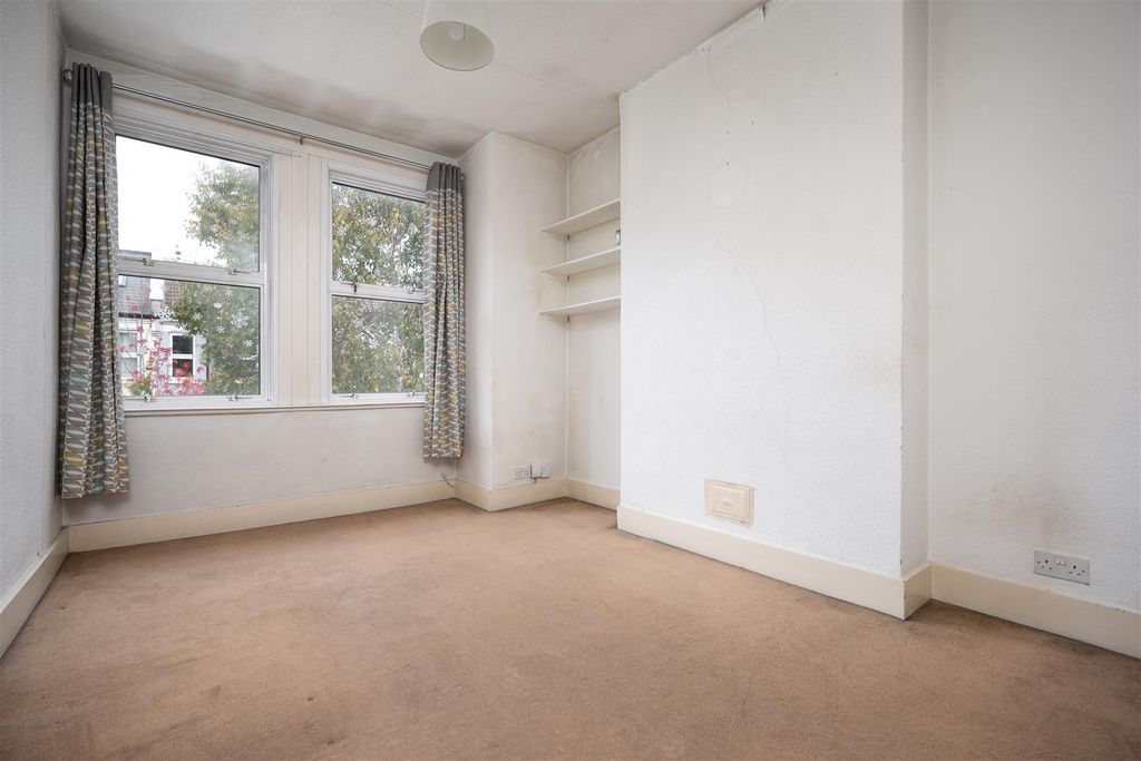 Property photo 2 of 10 Living Room