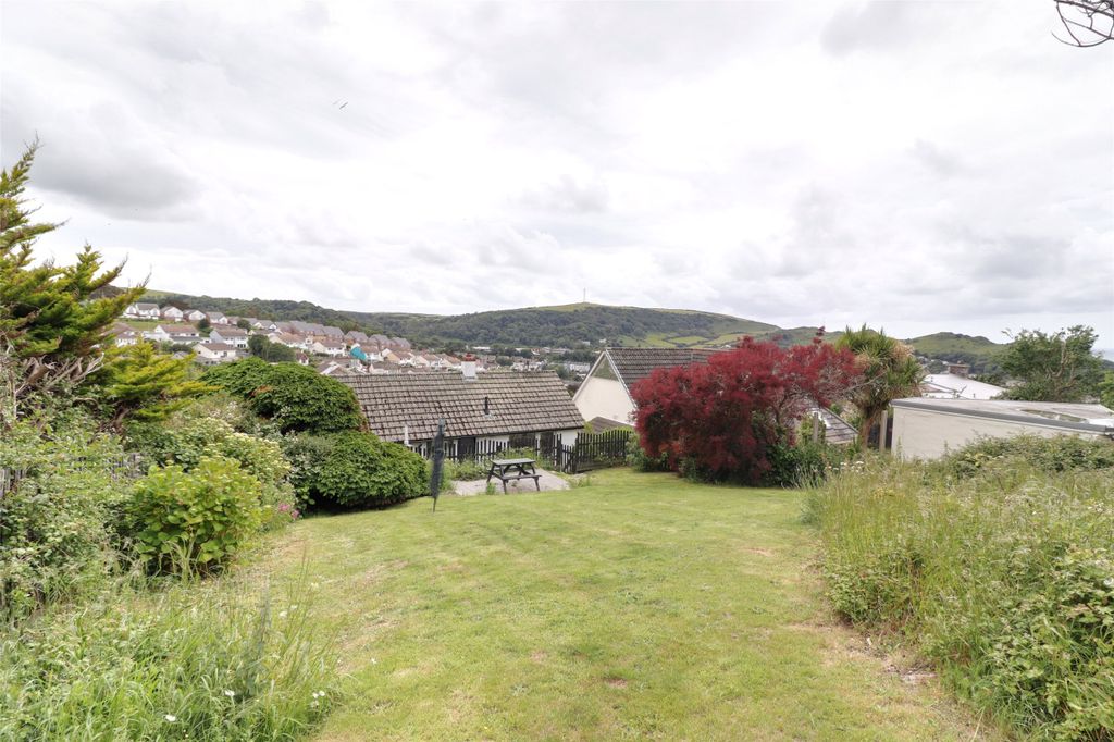 Property photo 2 of 11 2 - Picture No. 02