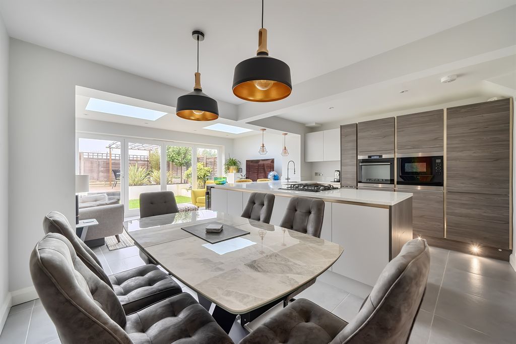 Property photo 2 of 13