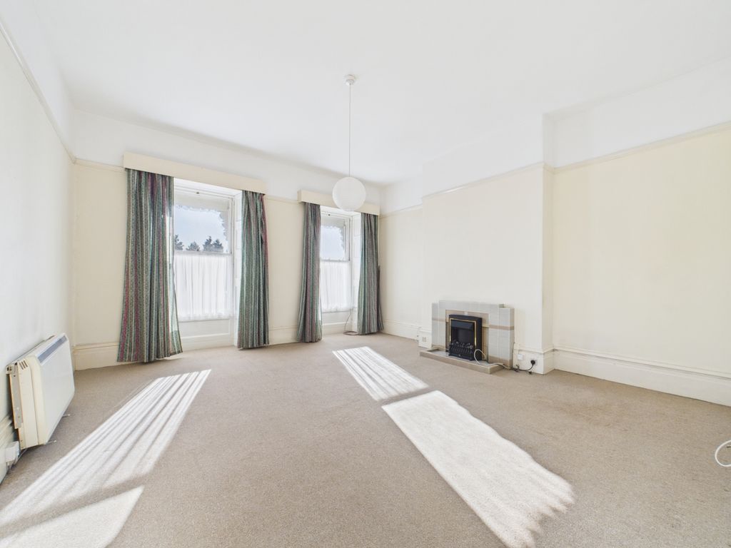 Property photo 2 of 8 Cam01740G0-Pr0452-Still001