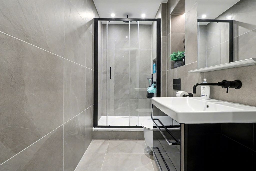 Property photo 3 of 13 Img_5608