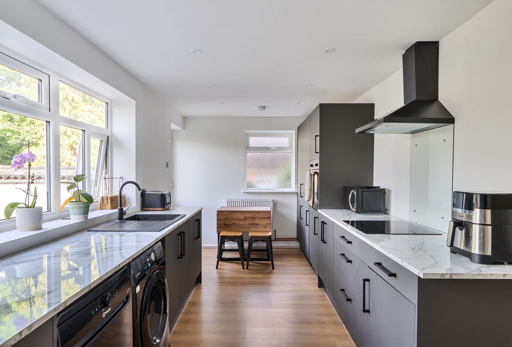 Property photo 3 of 22 1466431 (1).Jpg