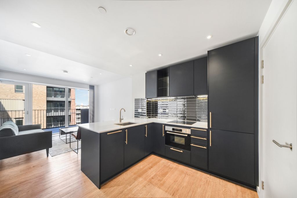 Property photo 2 of 11 Dsc_1249_High