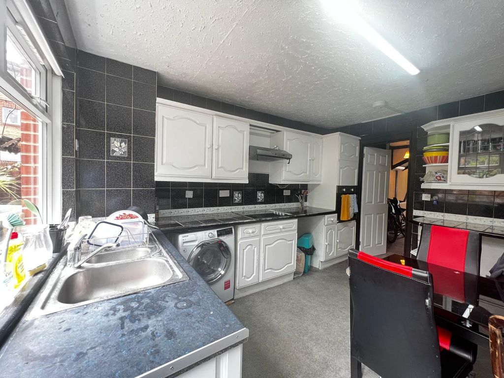 Property photo 1 of 42
