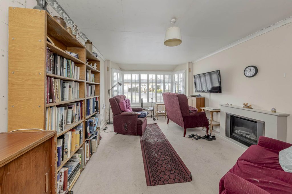 Property photo 3 of 21