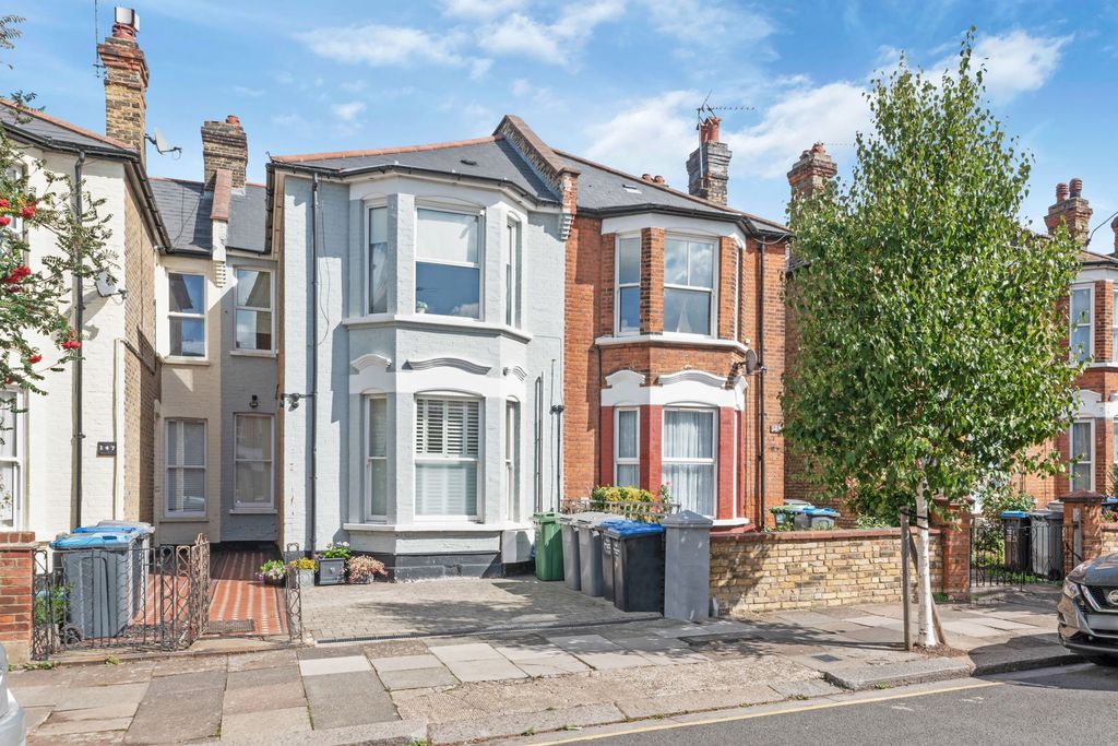 Property photo 2 of 17