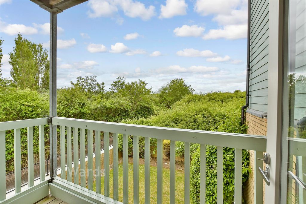Property photo 3 of 16 Balcony / Terrace