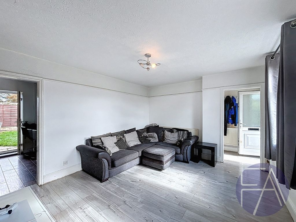 Property photo 3 of 17 4563793