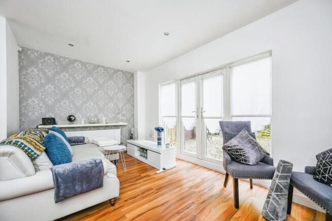 Property photo 2 of 7