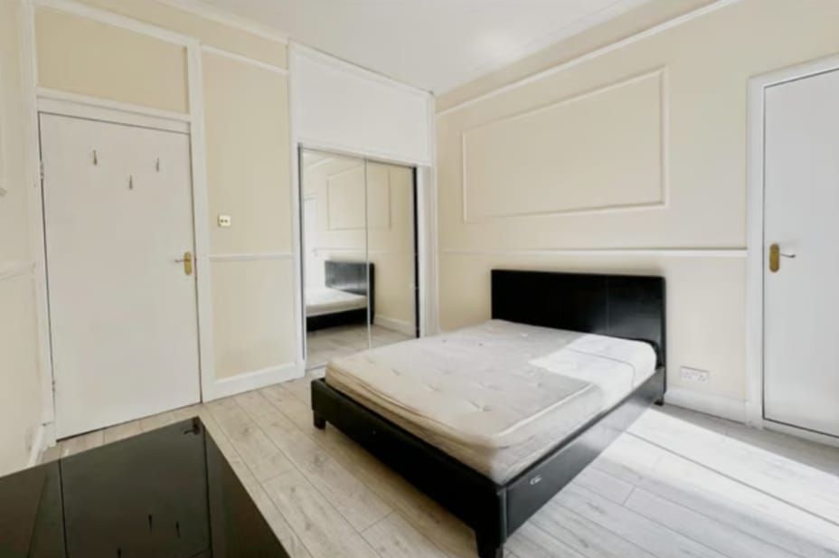 Property photo 3 of 8 Gallery