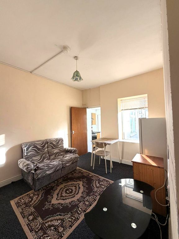 Property photo 2 of 6