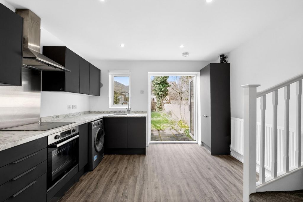 Property photo 3 of 17 Pnmb0056.Jpg