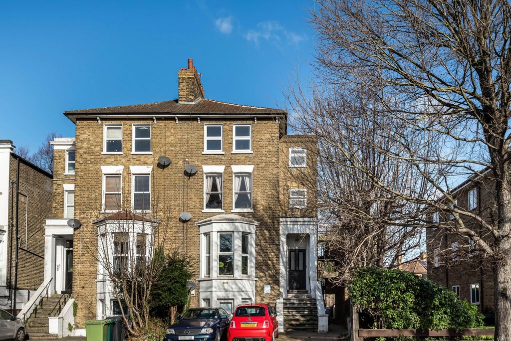 Property photo 2 of 8 External