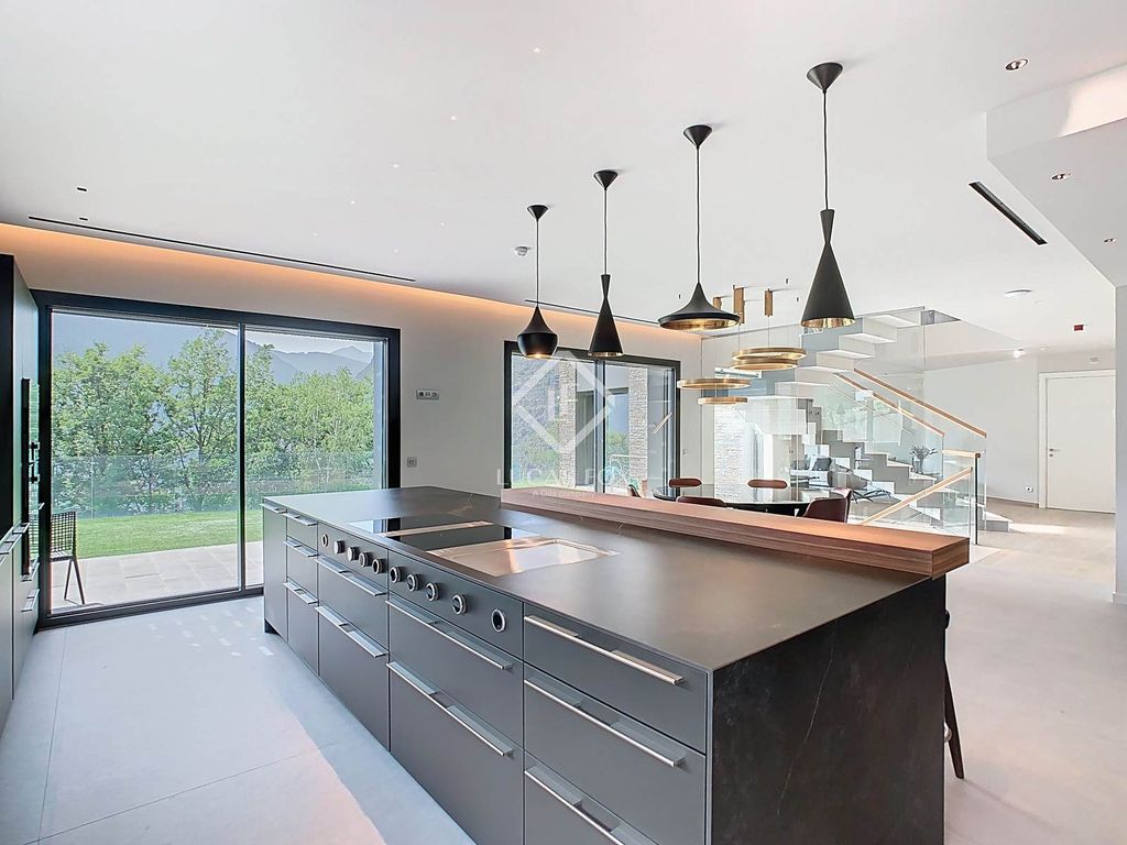 Property photo 1 of 70