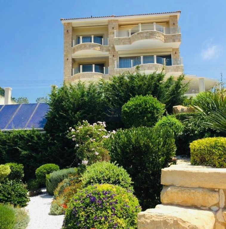 Property photo 1 of 29